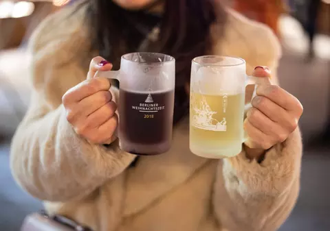 Dezbatere intensă despre vinul fiert în Germania. Apar tot mai multe standuri unde oamenii se adună fără măști și fără distanțare