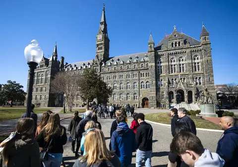 Sfaturile a doi profesori americani pentru tinerii români care vor să studieze la universitățile din SUA. Câteva lucruri de știut înainte să aplice