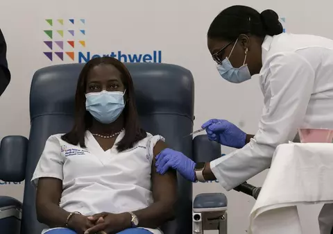 Un cercetător de top din SUA explică pe înțelesul tututor cum funcționează vaccinul anti-Covid: ”Este ca Snapchat!”