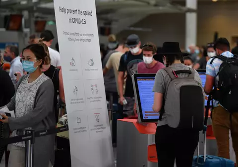 Mai multe țări europene suspendă zborurile cu Marea Britanie din cauza noii tulpini de coronavirus