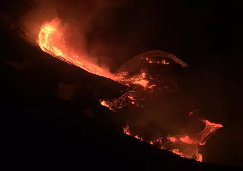VIDEO | Vulcanul Kilauea a erupt.  Mii de oameni au fost evacuaţi din Hawaii