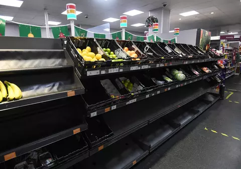 Britanicii golesc rapid magazinele de alimente, după închiderea frontierei cu Franța