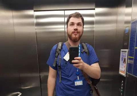 Medic român din Marea Britanie care s-a vaccinat anti-COVID: „Trebuie să ai o încredere ridicată în autorități, ca să te vaccinezi”