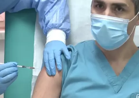 Valeriu Gheorghiță, coordonatorul campaniei naționale de vaccinare anti-COVID, a primit doza de rapel