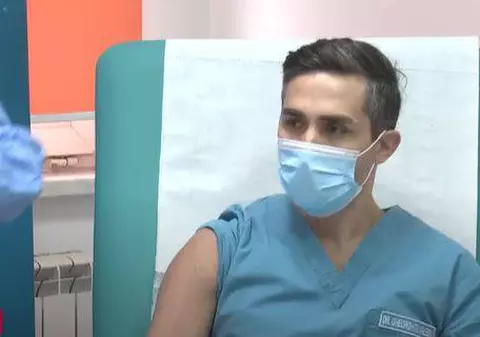 Valeriu Gheorghiță, coordonatorul campaniei naționale, a fost vaccinat anti-COVID