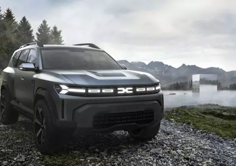 Un prototip al viitorului SUV Dacia Bigster a fost fotografiat în Praga