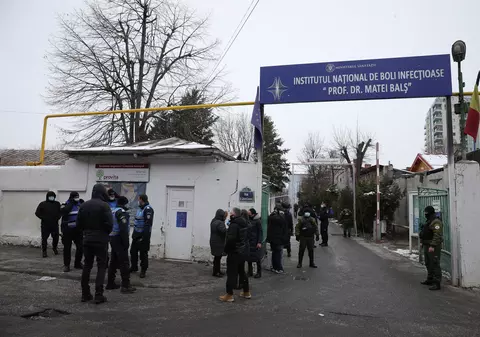 Rudele pacienților decedați sau transferați în urma incendiului au ajuns la Spitalul Matei Balș