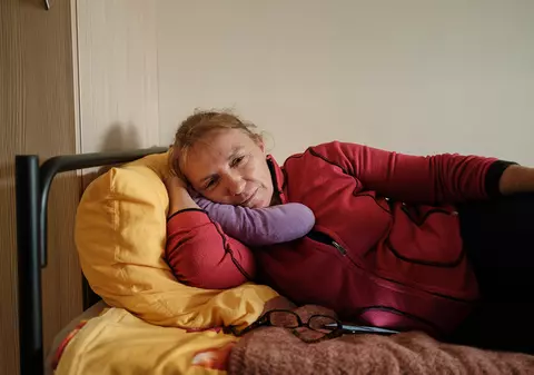 „Voiam să aibă de toate”. O mamă care muncește la o fermă din Germania povestește cum trăiește cu dorul de fiul ei