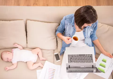 Studiu. Cum s-a schimbat viața părinților americani în pandemie și cum le-a fost afectată munca