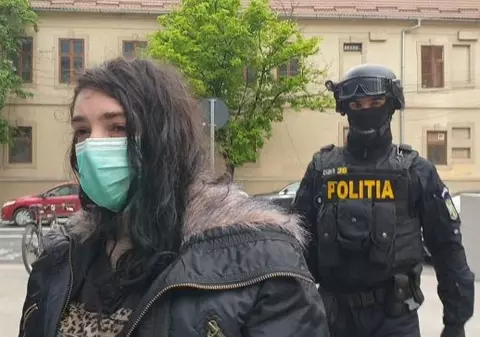 Închisoare pentru o româncă adeptă ISIS. Ce pedeapsă a primit pentru propagandă teroristă