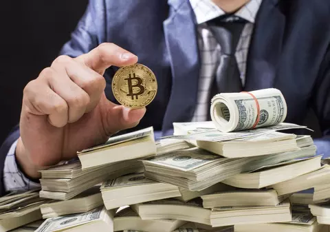 Bitcoin a atins sâmbătă un nou nivel record: 33.000 de dolari pe unitate