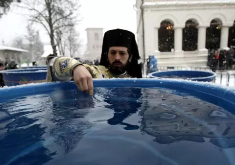 Ajunul Bobotezei 2026 - Tradiții și superstiții în ajun de Bobotează