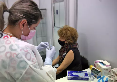 Răspunsurile autorităților la cele mai frecvente întrebări despre vaccinarea anti-COVID