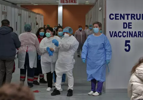 Românii care au cont în platforma de vaccinare pot programa alte 1.000 de persoane. Care era pragul până acum