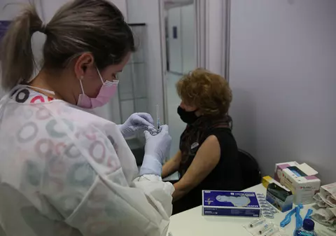Peste 840.000 de persoane s-au programat pentru vaccinarea împotriva COVID, în a doua etapă a campaniei