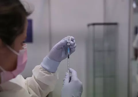 45 de pacienți din Timiș, înscriși pe platforma oficială, nu s-au putut vaccina, pentru că nu mai erau doze la centrul la care fuseseră programați