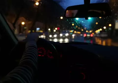 Un copil de 14 ani din Oradea a furat o furgonetă şi s-a plimbat până a rămas fără motorină. Unde l-a găsit poliția