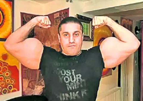 VIDEO | Gore, cel mai violent interlop clujean, eliberat după 10 ani. Spune rugăciuni pe YouTube