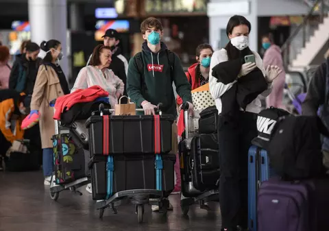 Ghid de recomandări pentru persoanele vaccinate, în pregătire în SUA. La ce restricții pot să renunțe persoanele imunizate