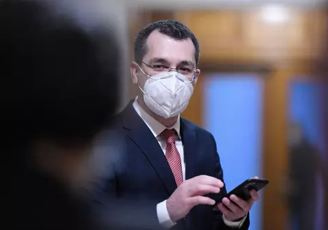 Ministrul Sănătăţii, despre redeschiderea şcolilor: Este un risc care merită asumat în condiţiile actuale