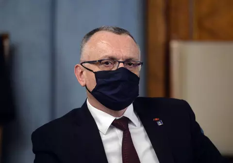 Ministrul educației: Peste 65.000 de elevi riscă să rămână cu mediile neîncheiate pe primul semestru