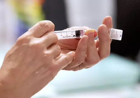 România a primit încă o tranșă de vaccin anti-COVID-19. Peste 150.000 de doze vor fi distribuite în țară