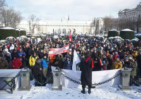Austria extinde cel de-al treilea lockdown, în ciuda protestelor față de restricțiile anti-COVID