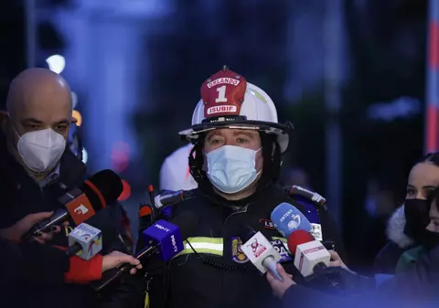 După ce o zi întreagă pompierii au tăcut, Arafat a recunoscut la Antena 3 că ”acea clădire de la Balș nu avea autorizație la incendiu”! Pompierii știau de probleme și-i amendaseră. Lângă el era colonelul pe care îl dăduse afară după Colectiv!