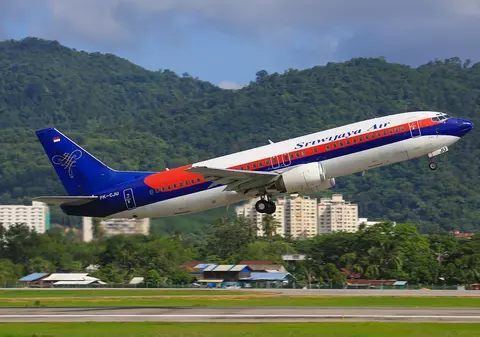 VIDEO | Autoritățile indoneziene au confirmat că avionul dispărut de pe radar după decolare s-a prăbușit în mare. La bord erau 62 de persoane