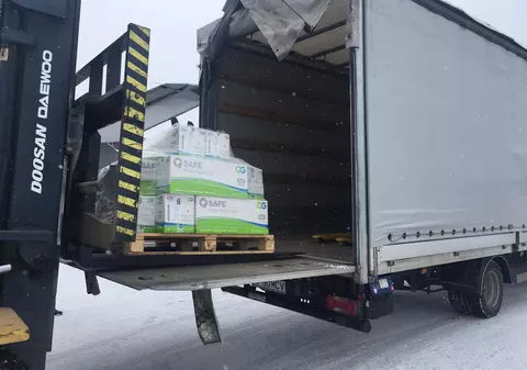 250.000 de seringi şi 100.000 de ace, aduse din Qatar pentru campania de vaccinare anti-COVID din România