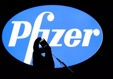 Pfizer a redus livrările de vaccinuri cu până la jumătate în unele țări din UE. Inclusiv pentru România