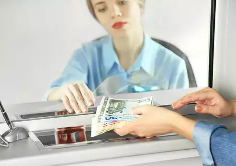 Ce trebuie să știi despre amânarea ratelor la bancă. Atenție la dobânda pentru perioada de suspendare!