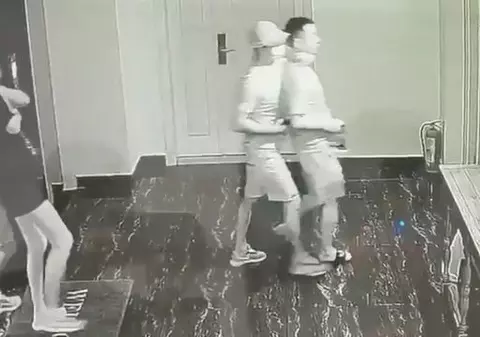 VIDEO | Doi tineri din China, uciși cu bestialitate într-o cameră de hotel. Poliția a publicat ultimele imagini cu ei în viață și îi caută pe făptași