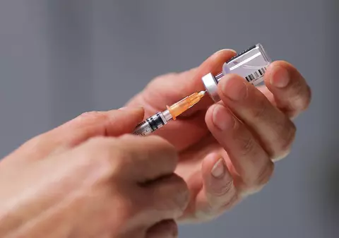 Vaticanul a început vaccinarea persoanelor fără adăpost la Roma