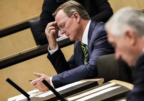 Premierul unui land german, surprins când se juca Candy Crush într-o reuniune cu Angela Merkel despre măsurile din pandemie