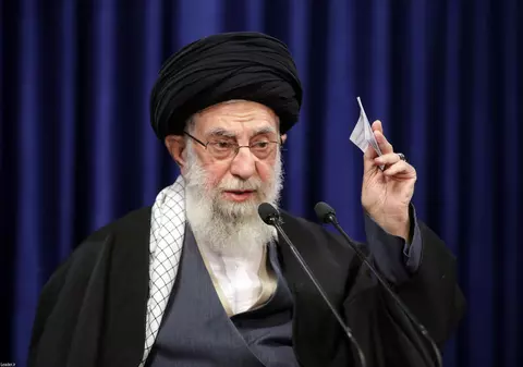 Iranul interzice vaccinurile anti-COVID fabricate în SUA și Marea Britanie