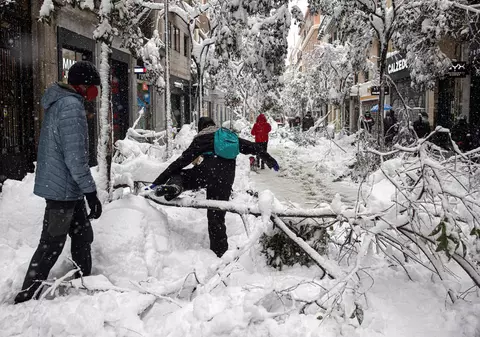 Imagini din Spania, cu „cea mai puternică furtună de zăpadă din ultimii 50 de ani”. Patru oameni și-au pierdut viața