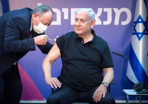 Premierul Israelului a fost imunizat cu a doua doză de vaccin anti-COVID﻿