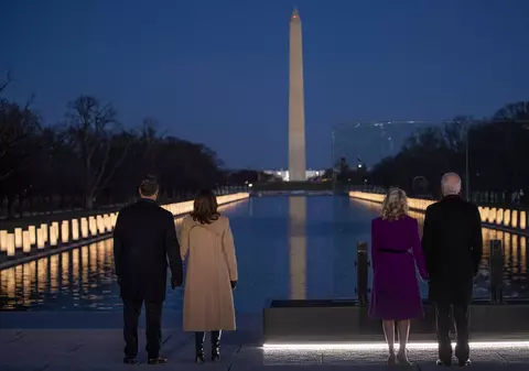 Primul discurs al lui Joe Biden la Washington, în memoria celor 400.000 de victime COVID din SUA: „Pentru a ne vindeca, trebuie să ne amintim”