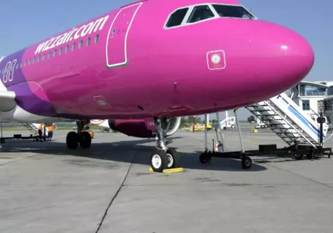 Un bărbat a murit după ce i s-a făcut rău la bordul unui avion care ateriza la Timișoara