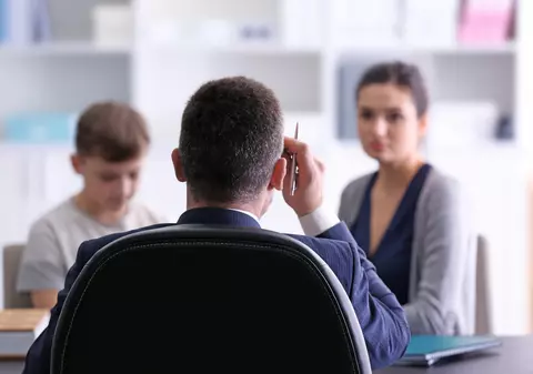 Editorial Școala 9. Diverse tipuri de directori sau fals tratat de dendrologie managerială