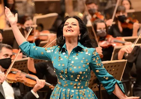 Angela Gheorghiu cântă pentru muzicienii din New York. „Nu şi-au primit salariile de un an şi se află într-o situaţie dificilă”