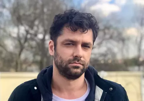 Detalii neștiute despre Alecsandru Dunaev, actorul din serialul „Adela”. „A trebuit să lupt enorm cu o concurență copleșitoare”