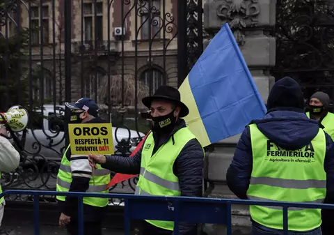 Protest al fermierilor la Ministerul Agriculturii pentru a le fi acordate despăgubiri pentru culturile calamitate de secetă: „Oros, respectă-ți cuvântul”