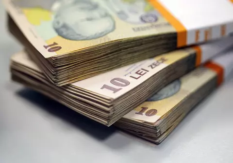 Mai mulți ieșeni au revendicat banii găsiți de un localnic pe stradă. „Trebuie să ştie măcar suma exactă”