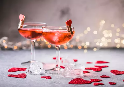 Cocktailuri de Valentine’s Day - rețete de băuturi de pregătit pentru Ziua Îndrăgostiților