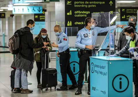 Statele UE, acord comun: test COVID negativ la frontiere pentru călătorii din afara blocului comunitar