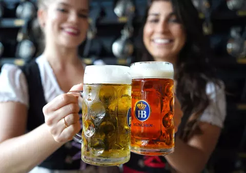 În anul pandemiei, germanii au consumat cu 500 de milioane de litri de bere mai puțin. „Dramatic”, spune asociația producătorilor de bere