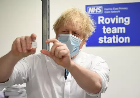 Boris Johnson: ”Trebuie să ne obișnuim cu ideea revaccinării toamna”