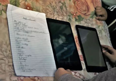 Cât de performante sunt tabletele oferite elevilor de Ministerul Educației. Doi specialiști IT: „Nu sunt dispozitive nici măcar din gama medie”